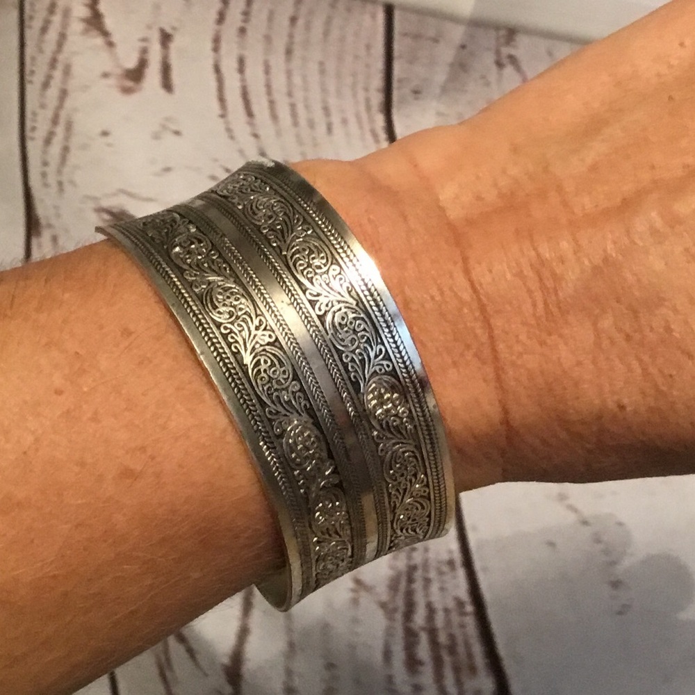 Bracelet Cuff Carved Boho Tribal Ethnic - Picture 2 of 6