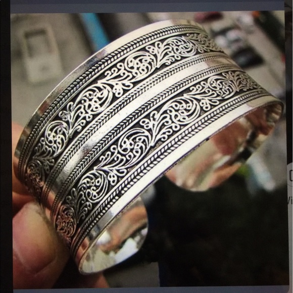 Bracelet Cuff Carved Boho Tribal Ethnic - Picture 4 of 6