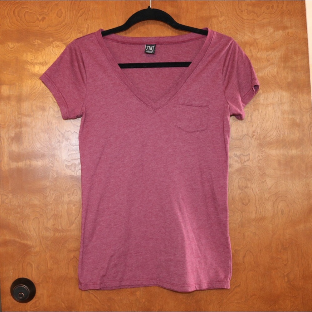 Zine v-neck