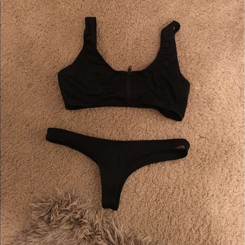 Coulbourne bikini