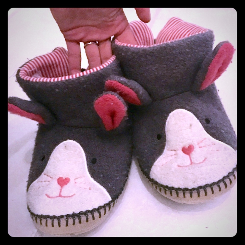 Hanna Andersson Bunny Slippers Size 2/3M