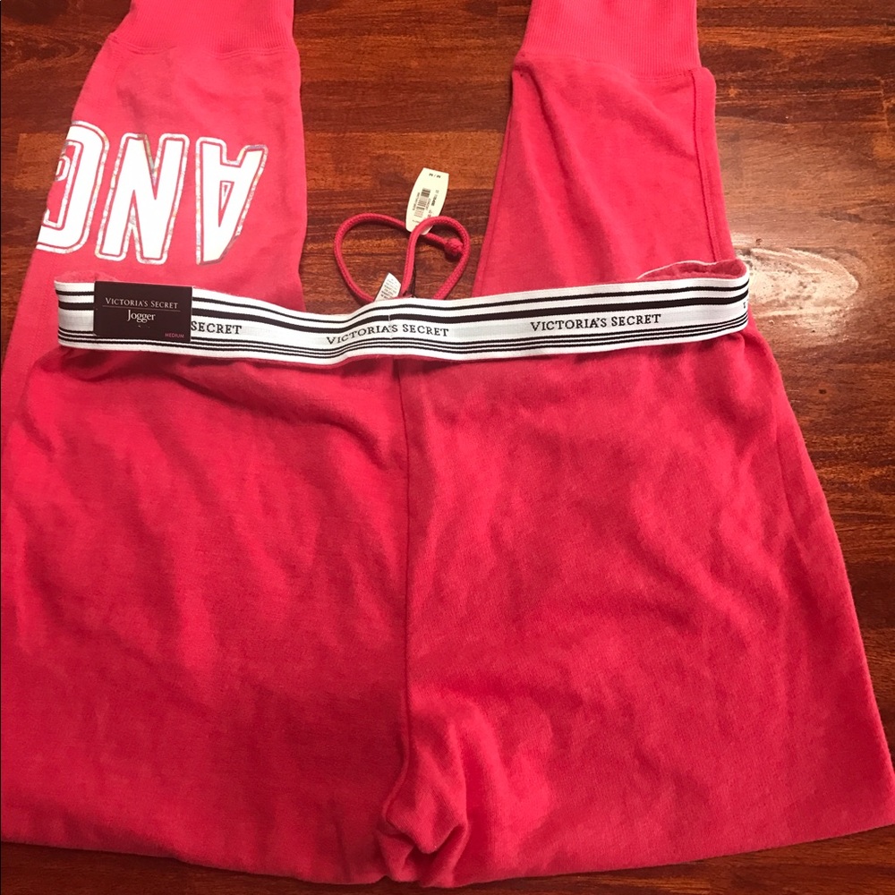 PINK Victoria Secret jogger M