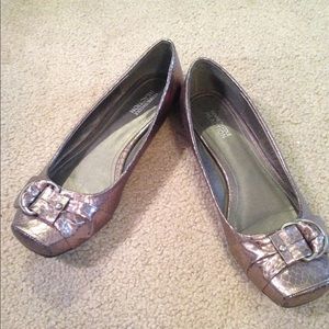 PRICE DROP!! Kenneth Cole Reaction Flats size 8.5