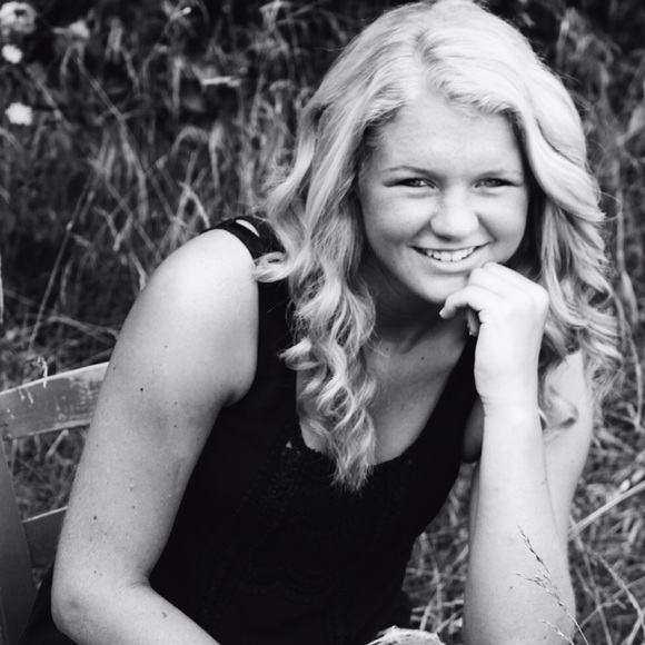 Meet your Posher, Brooke - Picture 1 of 1
