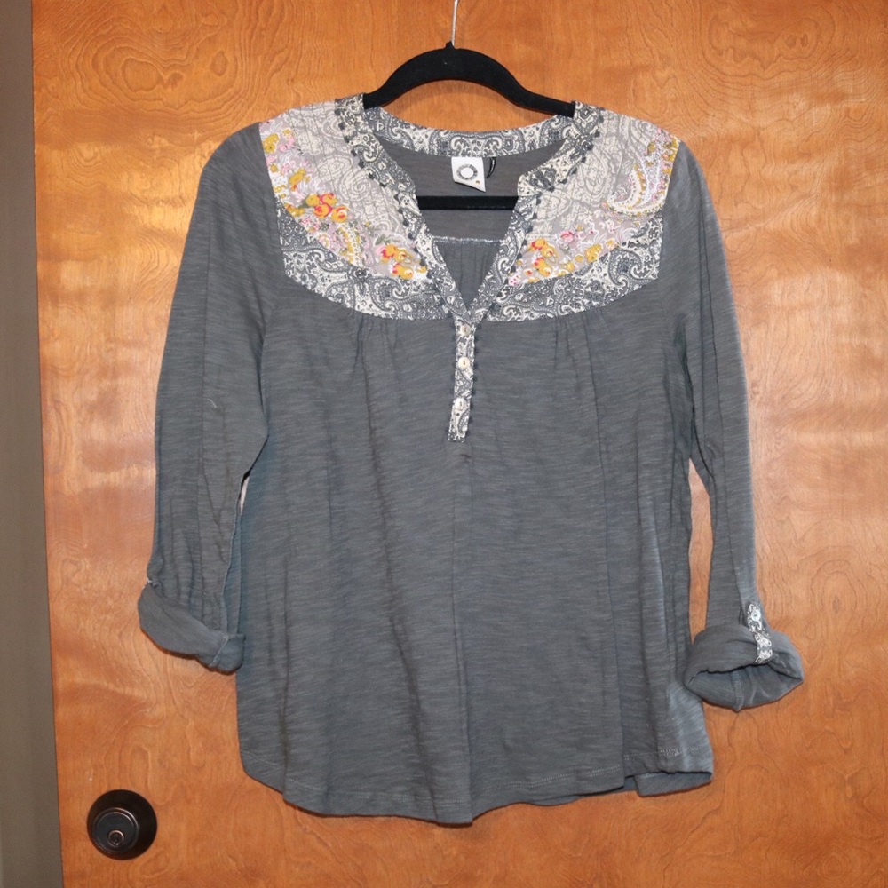 Akemi + Kin top