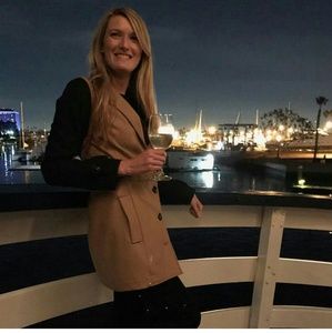 Meet your Posher, Alexandra