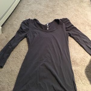 Gray long sleeve with synched shoulders