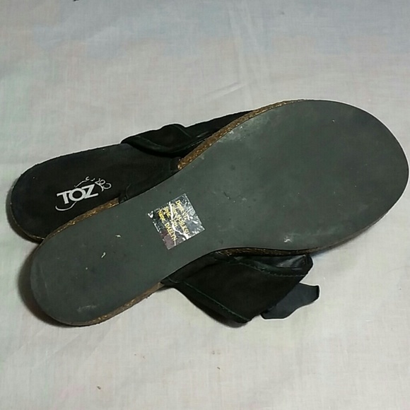 TOZ Sandals Black 8 M Leather Thong T-strap - Picture 3 of 4