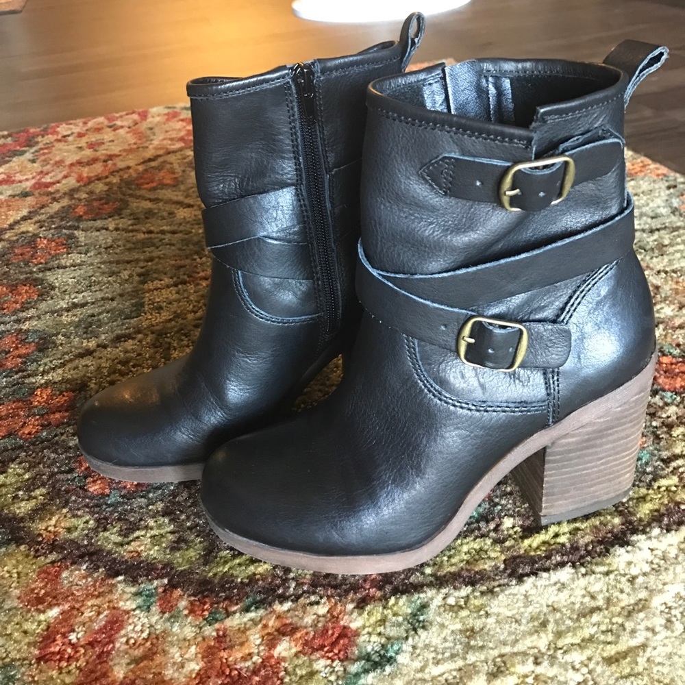 Lucky Brand Orenzo Boot Dean. Color Black Size 6