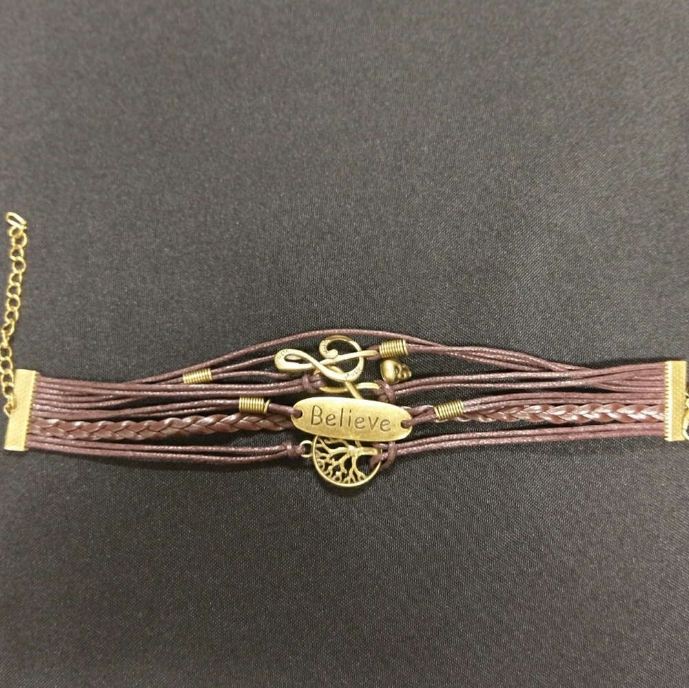 🎄🎄🎄🎄Trendy Believe Bracelet