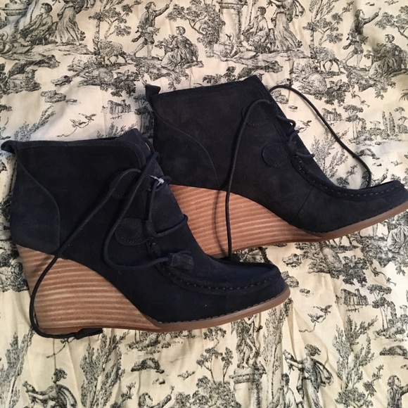 Lucky Brand Shoes - NWT Lucky Brand shoes