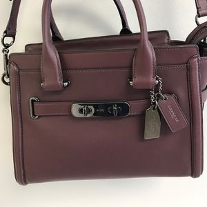 Coach swagger 27 in glove tanned leather