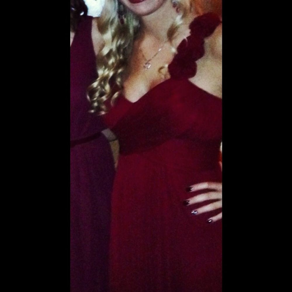 Burgandy Size 6 Floor Length Gown