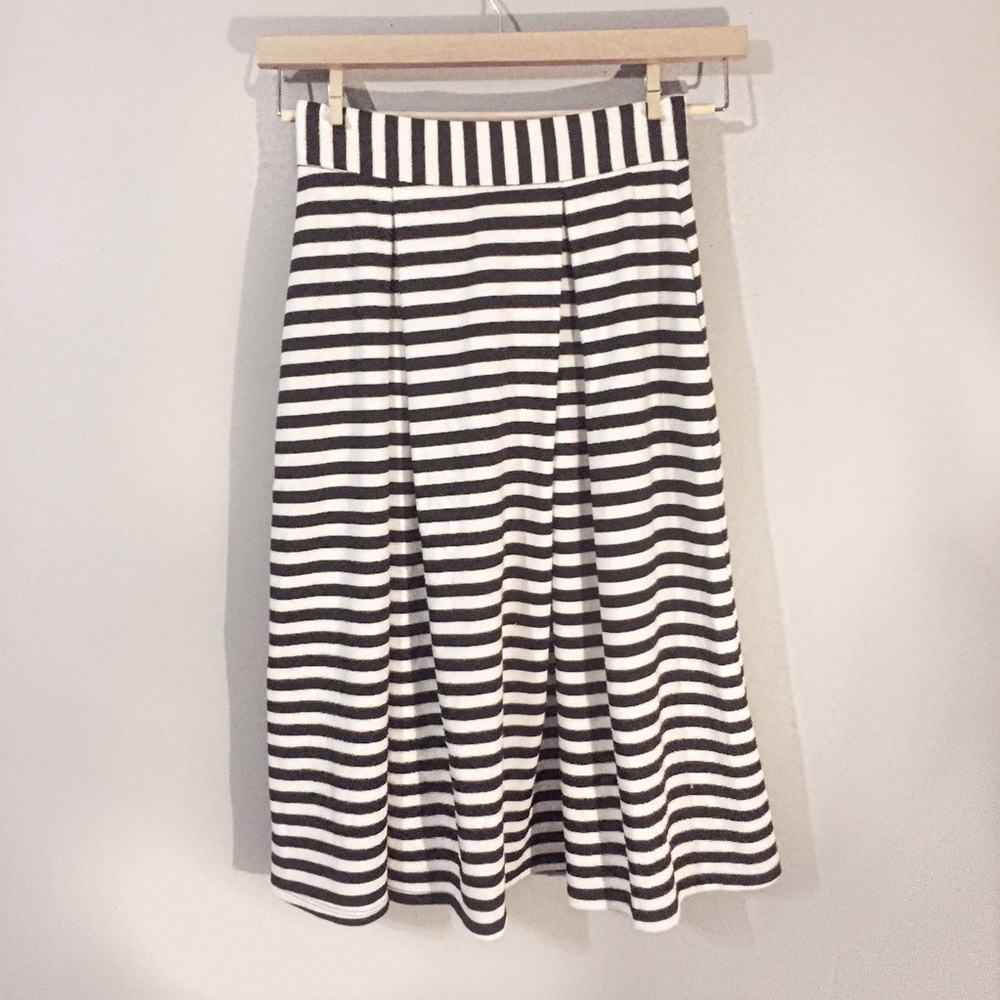 Last chance to buy!! Wayf striped skirt.
