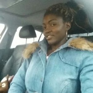 Meet your Posher, Esther