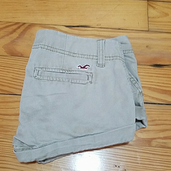 Hollister Kakhi Shorts Woman's - Picture 1 of 7