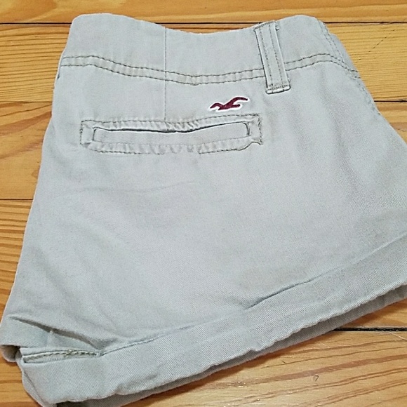 Hollister Kakhi Shorts Woman's - Picture 2 of 7