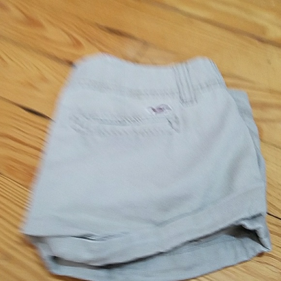 Hollister Kakhi Shorts Woman's - Picture 6 of 7
