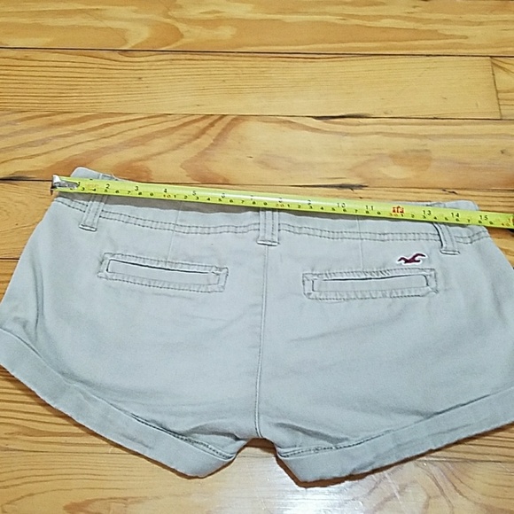 Hollister Kakhi Shorts Woman's - Picture 7 of 7