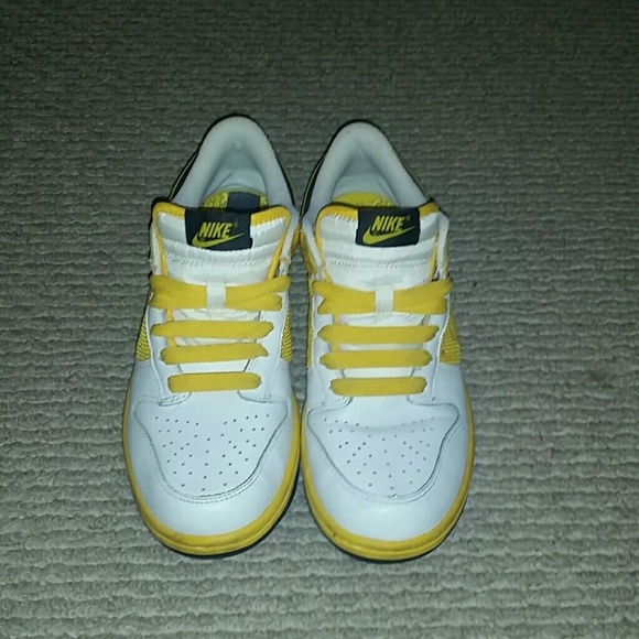 Nike sneakers - Picture 2 of 3