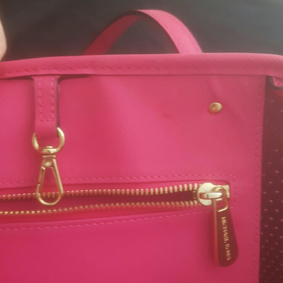 MICHAEL KORS PERFORATED NEON TOTE RARE - Picture 5 of 8