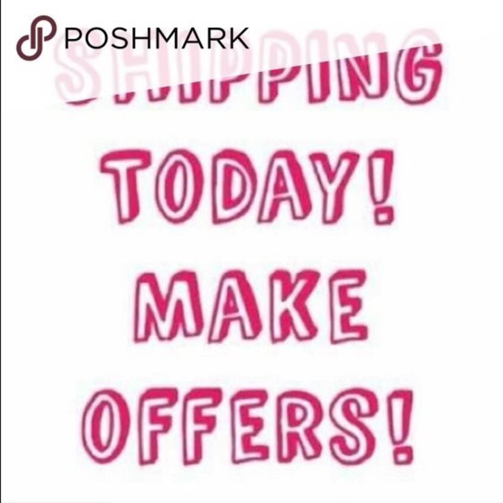 Same day shipping on week days🛍👗🛍👗