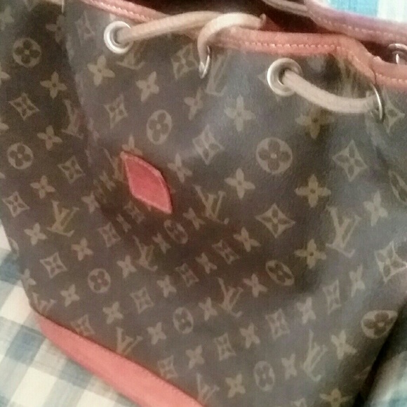 Authentic Vintage Classic Louis VUITTON Signature Bucket Bag w/very nice patina - Picture 2 of 7