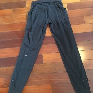 Lululemon base runner pants sz4