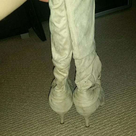 Tan suede mid-calve boots - Picture 2 of 4