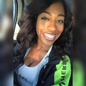 Meet your Posher, Leah