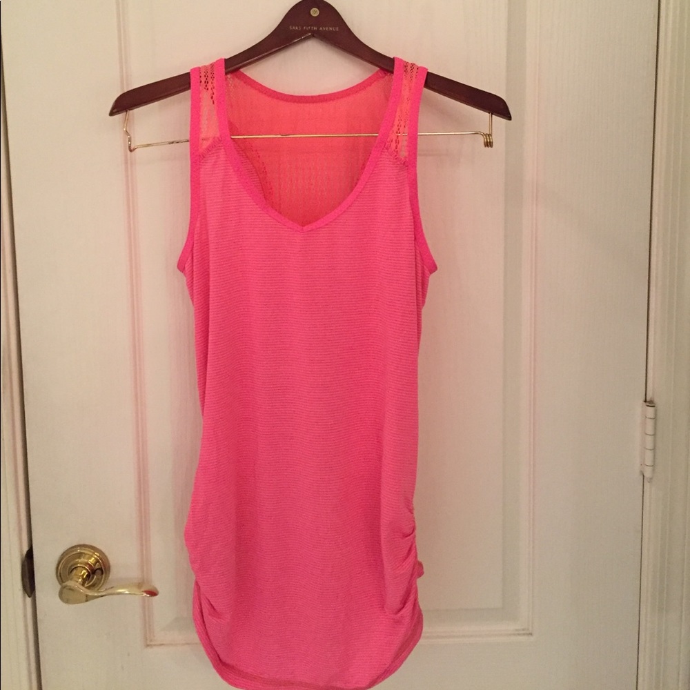 Lululemon workout shirt