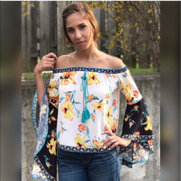 🌸🆕 Buttercup Orchids Bell Sleeve Top - Picture 4 of 5