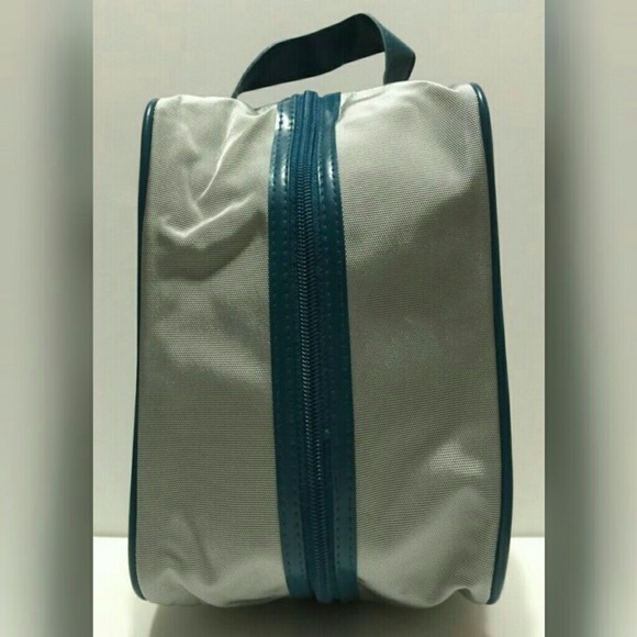 Derek Jeter Driven Toiletry travel Bag - Picture 2 of 8