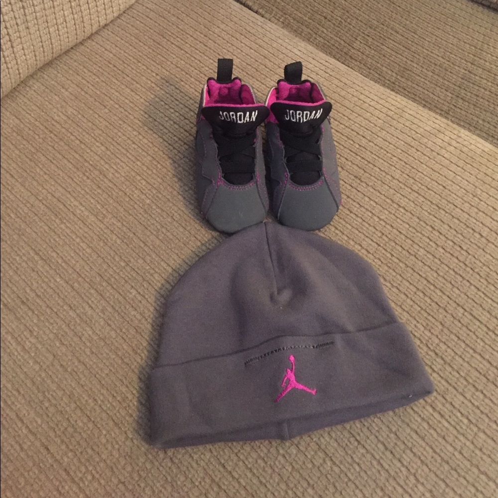Infant Jordan shoe and hat set
