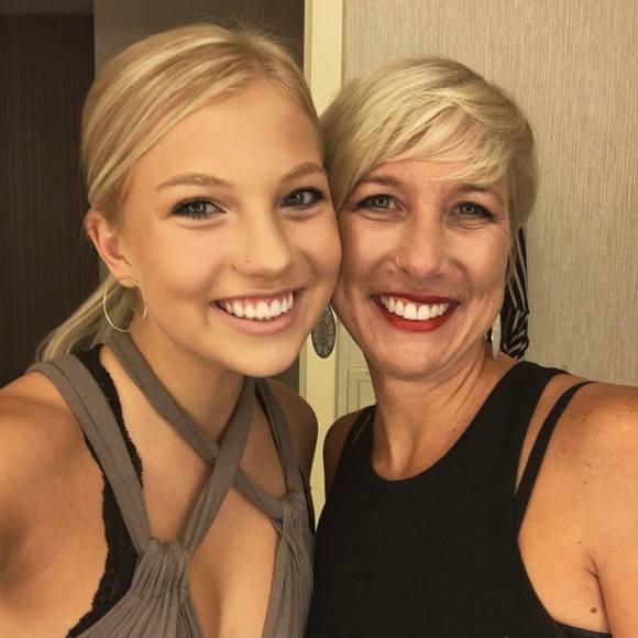 Meet your Posher, Emily - Picture 1 of 1