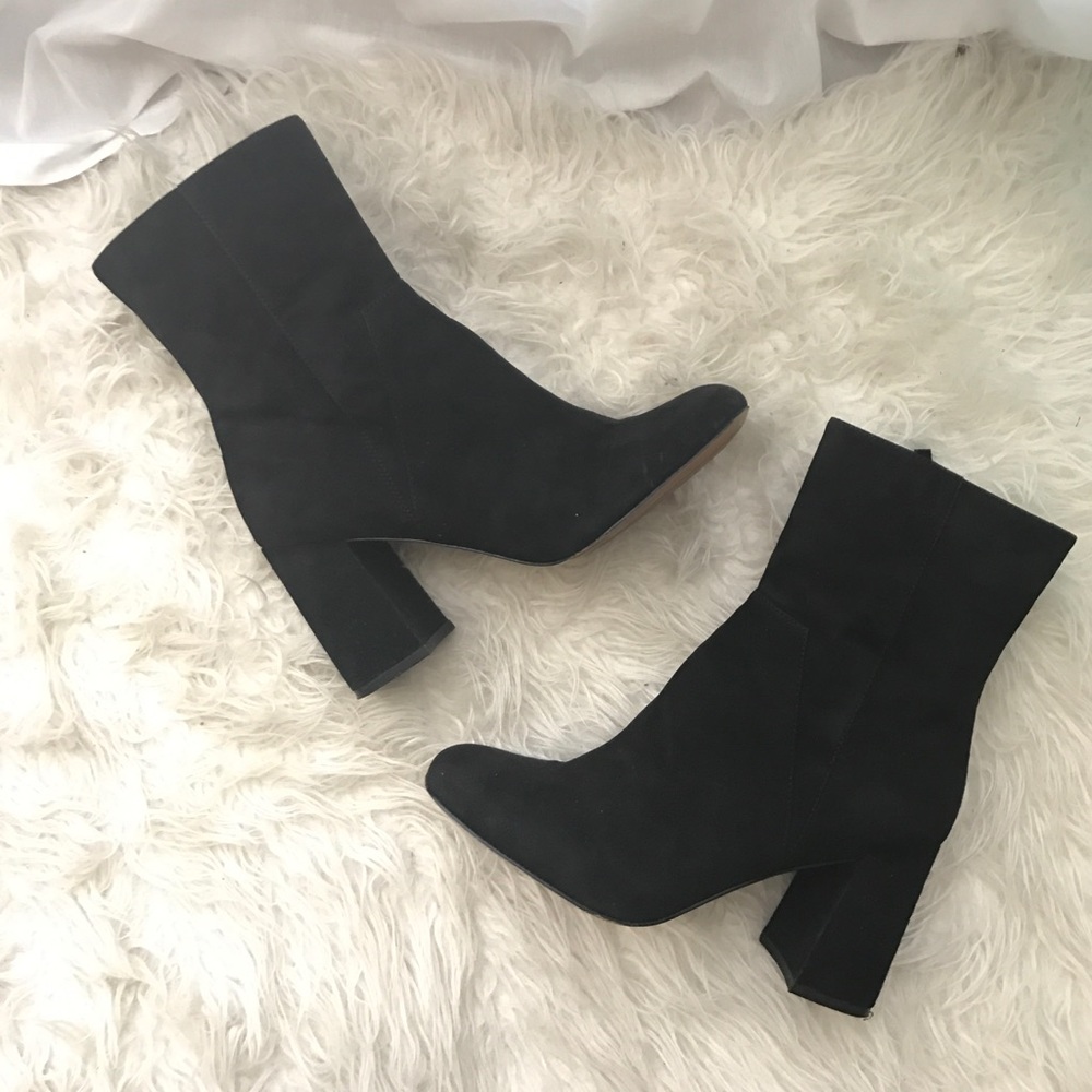 Nine West Dollhouse Booties Size 8 Black