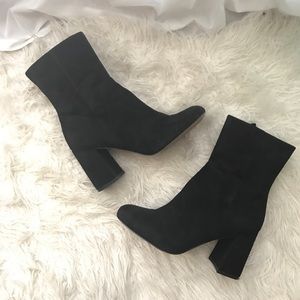 Nine West Dollhouse Booties Size 8 Black