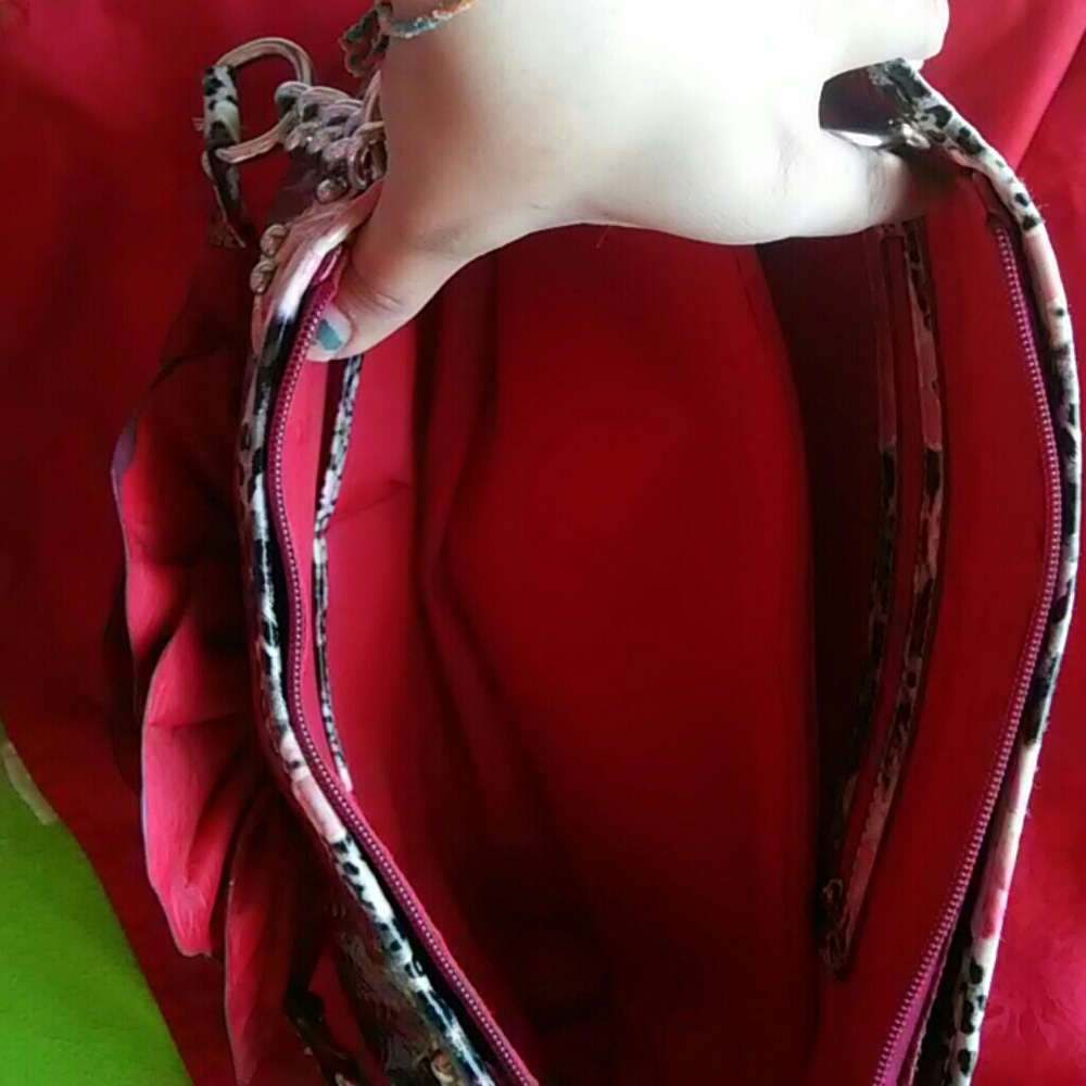Purse - Picture 2 of 3