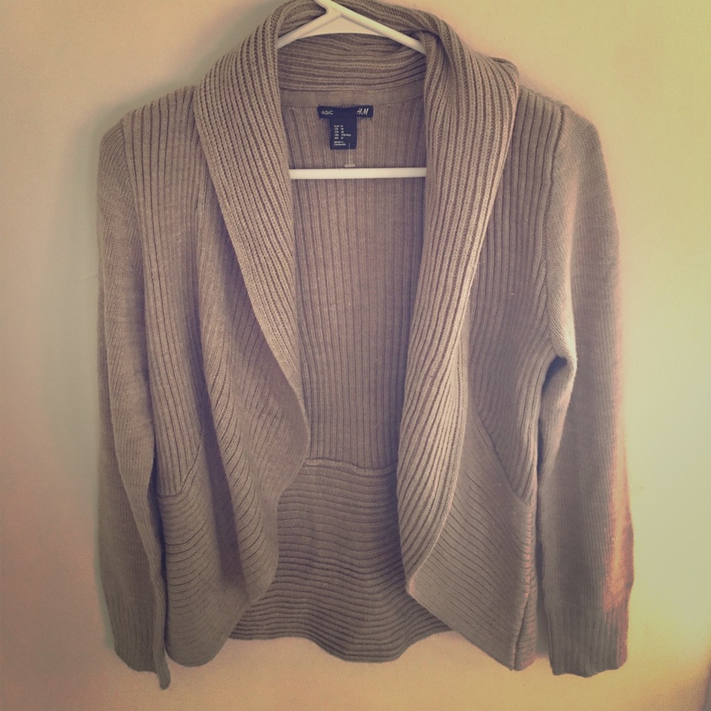 Beige H&M sweater
