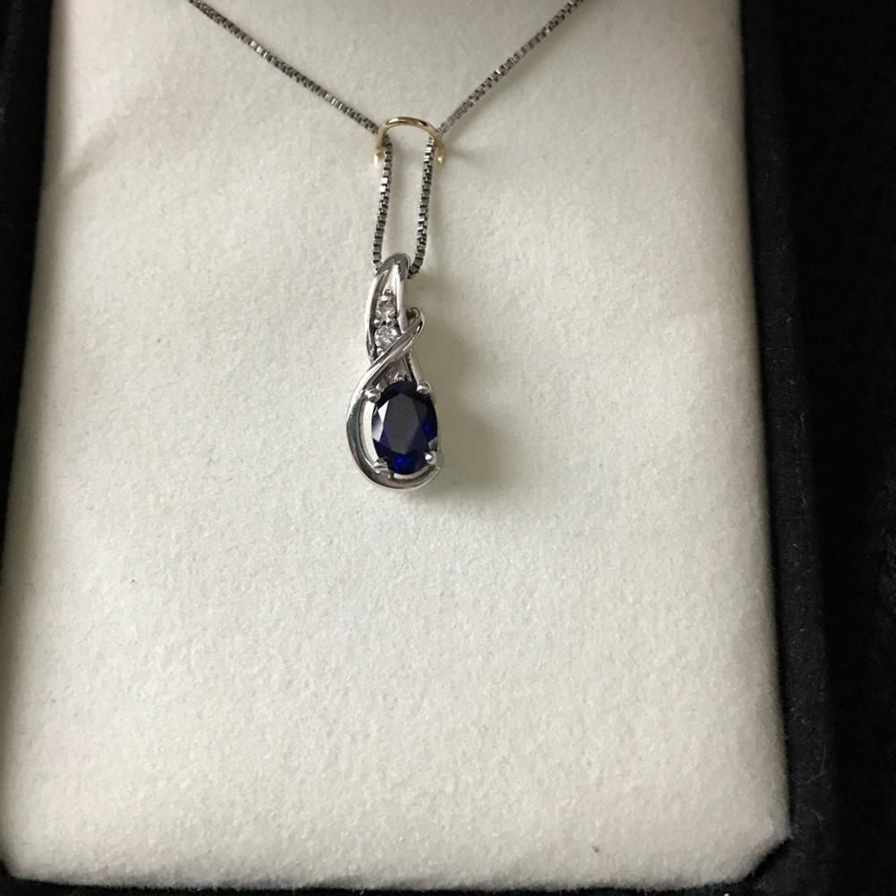 Sapphire and diamond necklace