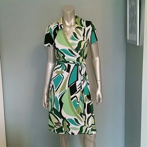 Green Print Collared Wrap Dress with Cap Sleeves