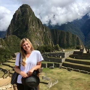 Meet your Posher, Courtney