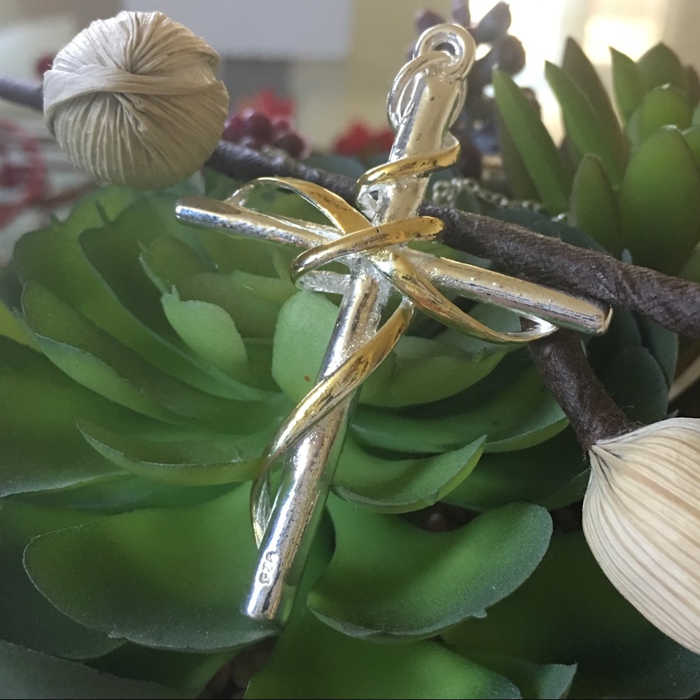 SALE🌷Silver Cross🌷 - Picture 2 of 6