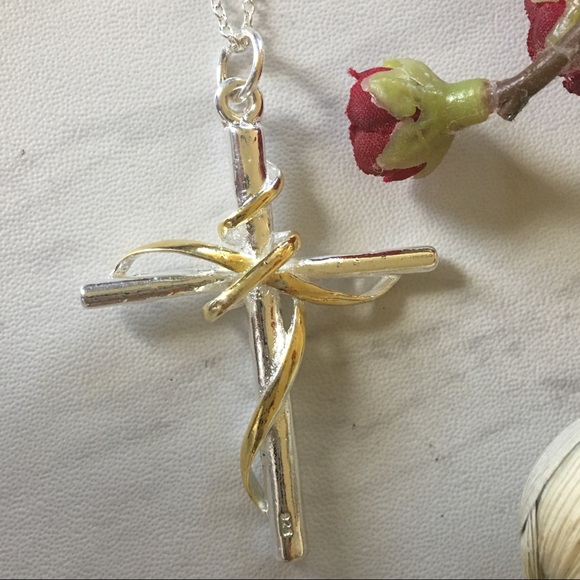 SALE🌷Silver Cross🌷 - Picture 3 of 6