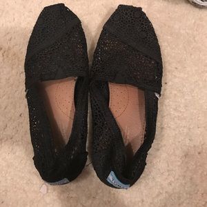 Black lace toms