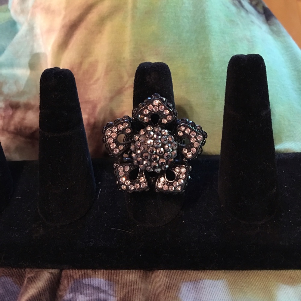 Rhinestone Statement Ring - Picture 2 of 3