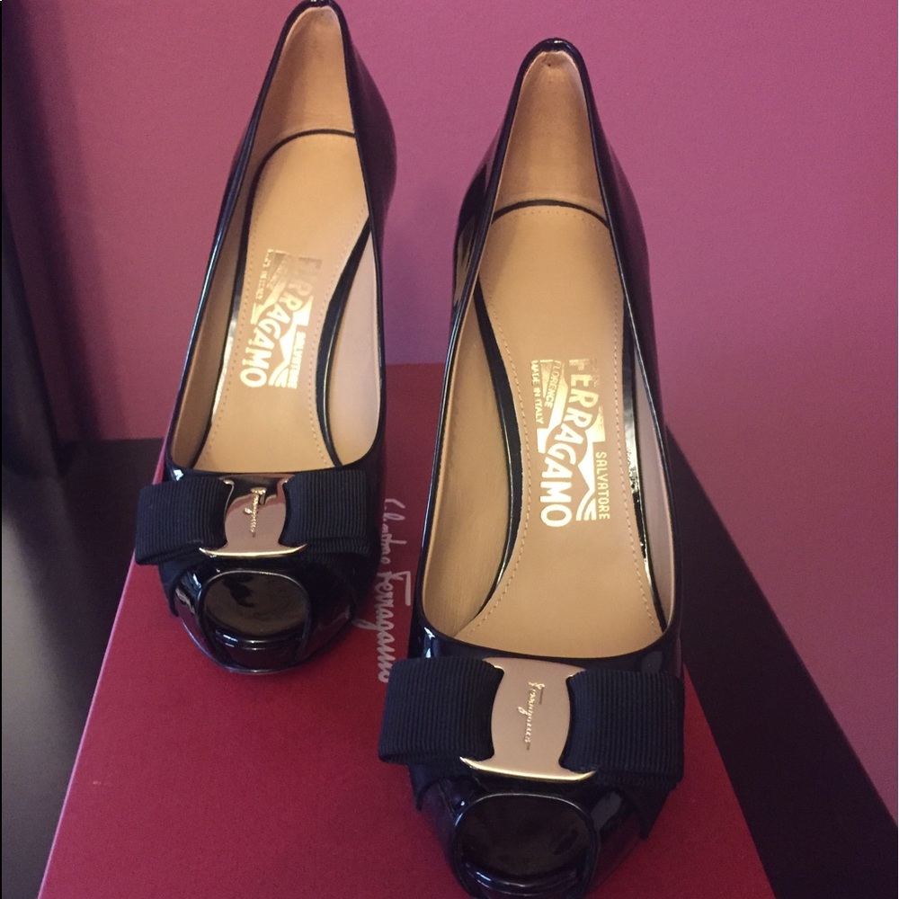 Salvatore Ferragamo peep toe bow pump