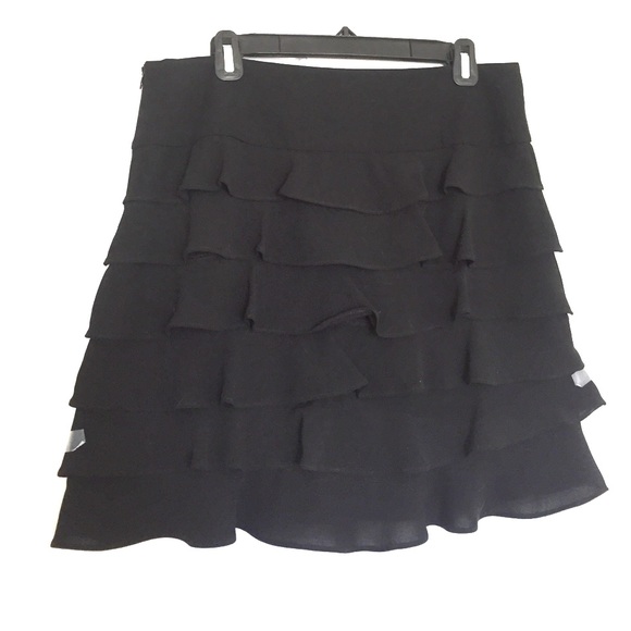 Black ruffled skirt - Picture 1 of 3
