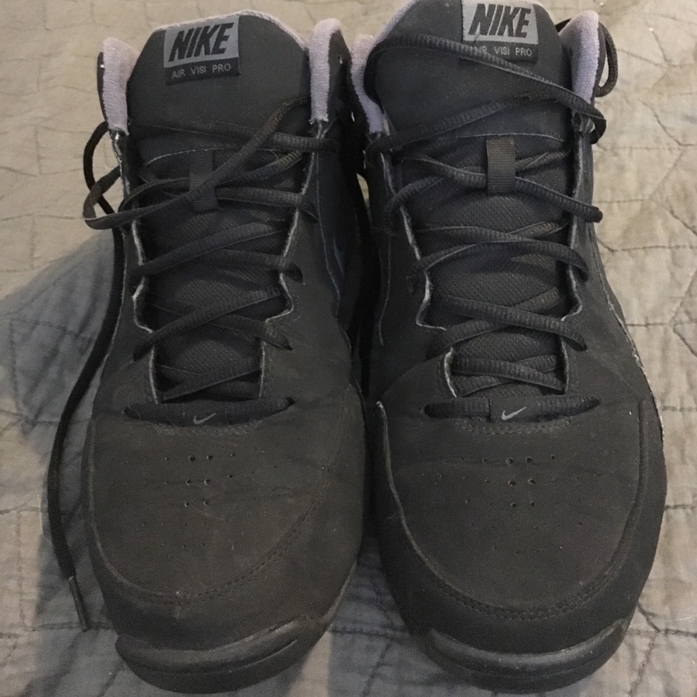 Black Basketball Shoes