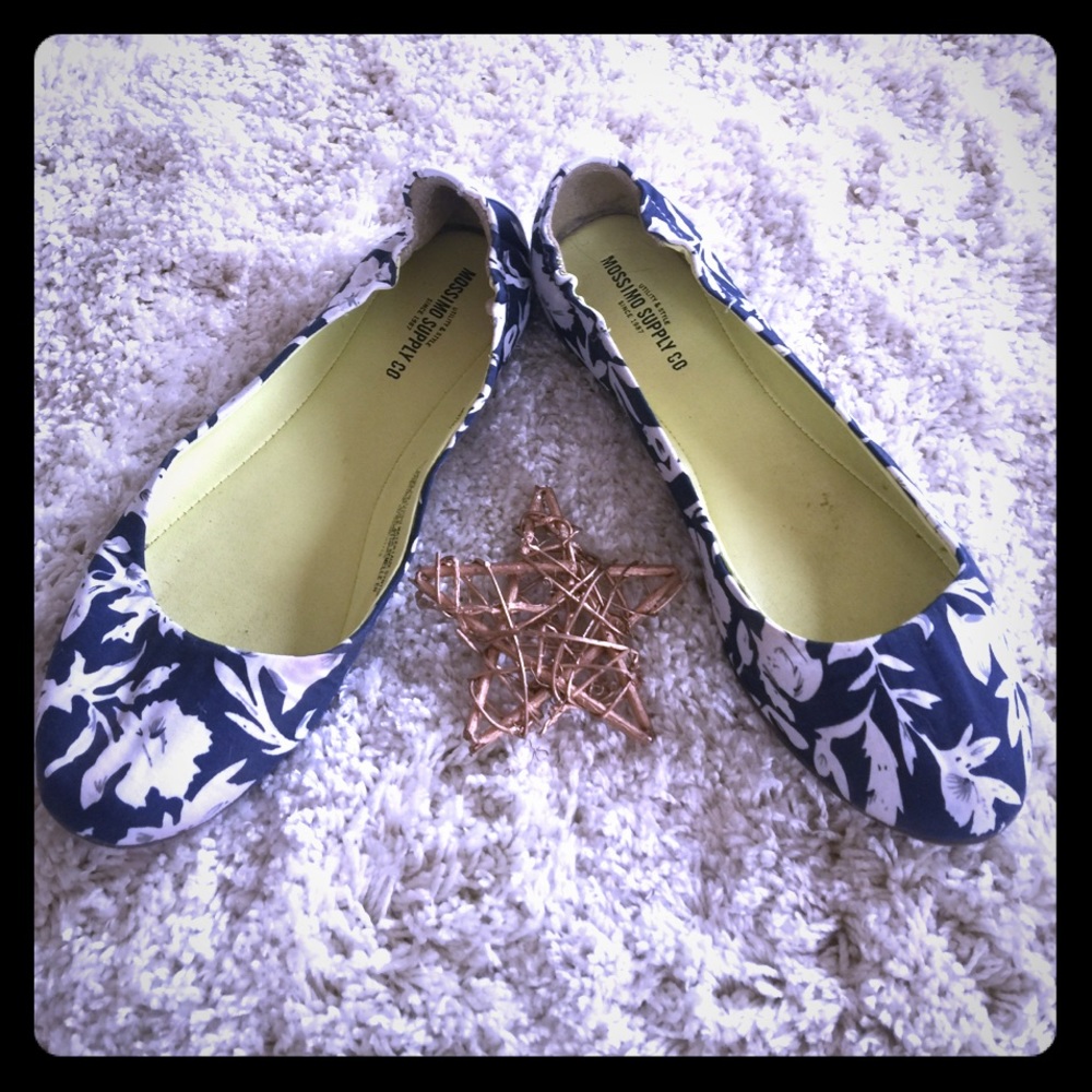 Classic Floral Ballet Flats